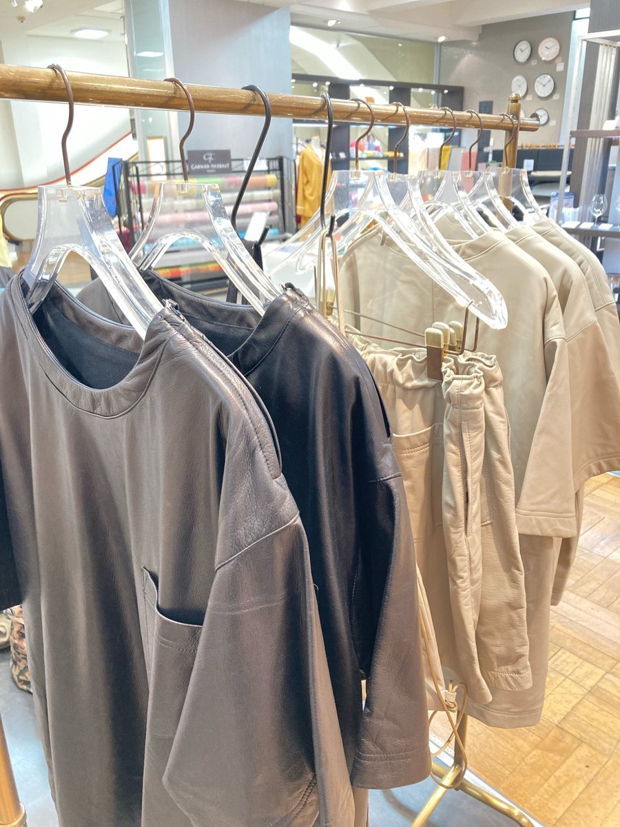 mitsukoshi_nh's tweet photo. 「Calling BEAMS CRAFTS IN THE MAKING」

重要無形文化財の久留米���を取り入れたブランド＜#CATHRI＞と、佐賀県の陶磁器を使ったジュエリーブランド＜HIZEN jewelry＞、兵庫レザーを使った＜HYOGO LEATHER＞をご紹介中です😊新作オーダーも承っております。

〜9月6日(火)
本館5階 スペース#5 https://t.co/tJNwIQXfJi