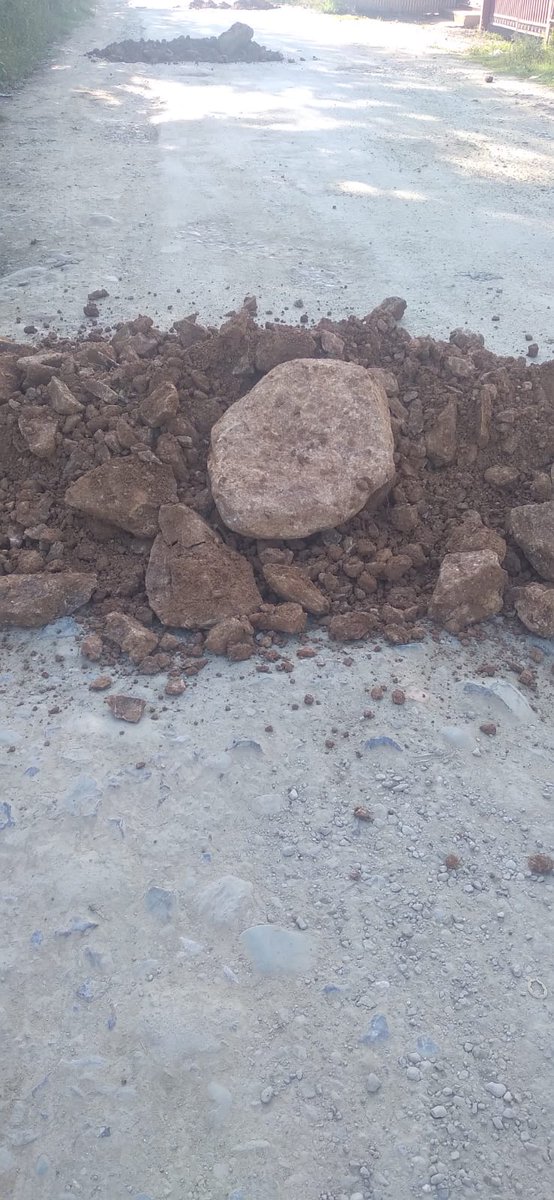 Inam65295377's tweet photo. Good morning Bandipora, Enjoy Safe And Smooth Driving On Kaloosa Gurdal Road ..#A Tribute To PMGSY Bandipora.@OfficeOfLGJandK @manojsinha_ @JKgrievance @owais_ias @dcbandipora How Long More Than 60000 Population Will Suffer. It Had Been Now Past Three Years Since PMGSY Start Work https://t.co/7LfMFbrVUV