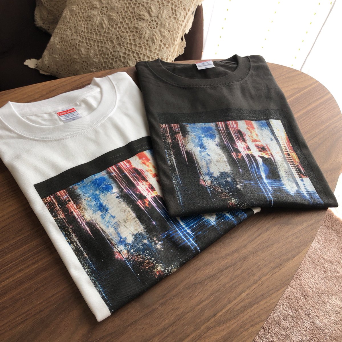 Sachi_CoCo_'s tweet photo. 千章センセのアルバムジャケ
Tシャツ届いた🙌📦
スミクロ。やっぱカッコいい✧
ホワイト。アートワークが
引き立って可愛いよ〜🥰
#藤田千章 #uncategorizedDefault
@chiaki_slt https://t.co/a7TFjpHvTC