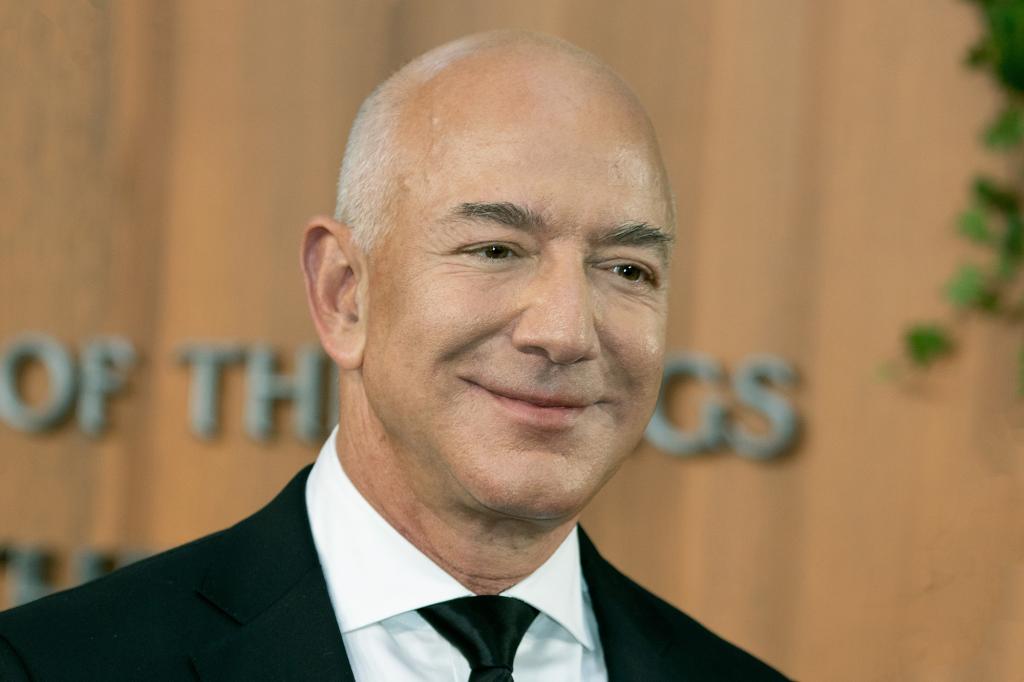 Jeff Bezos: 'The Lord the Rings: The Rings of Power' showrunners ignored my notes trib.al/Hw3mZ9X