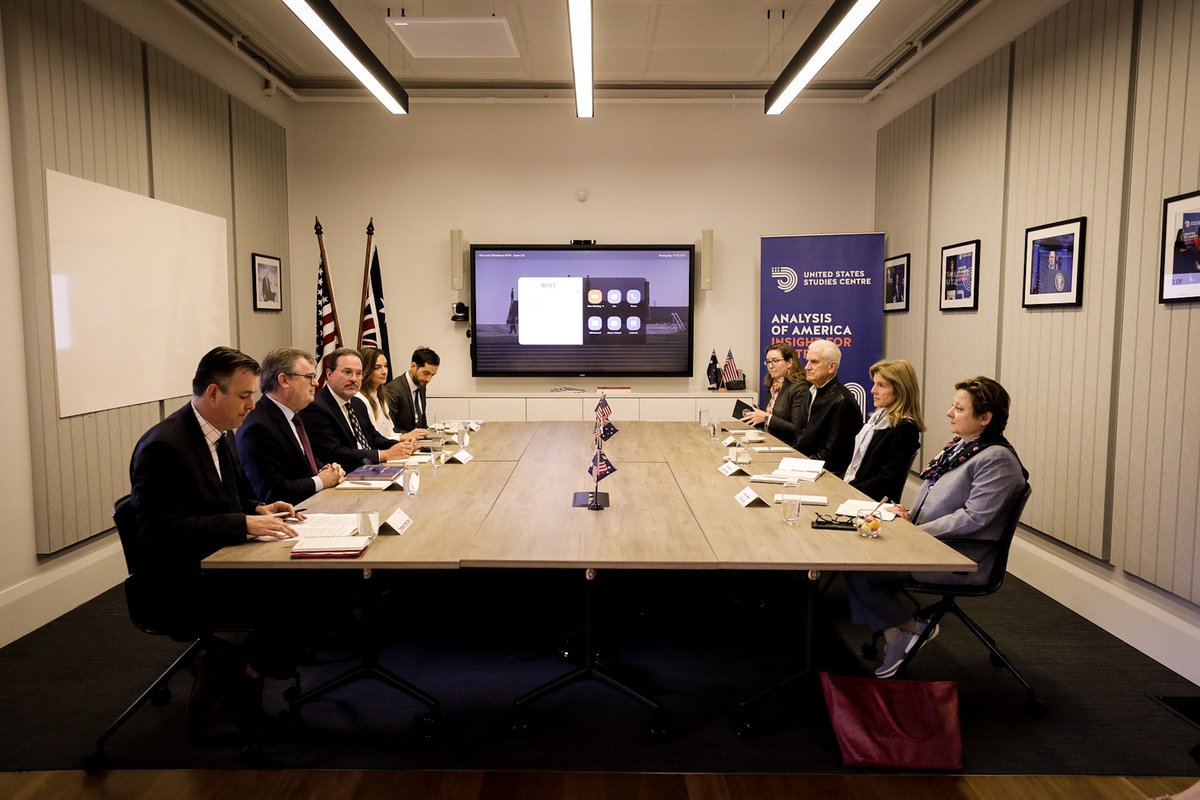 USSC's tweet photo. Honoured to have hosted Ambassador Caroline Kennedy at the @USSC, where she interacted with our CEO @DrMichaelJGreen and other experts to discover how the Centre is providing analysis of #America, insights for #Australia and solutions for the #alliance. 🇦🇺 🇺🇸 @USEmbAustralia https://t.co/EiJFTaXtdp