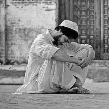 TuhinShihab's tweet photo. "Perhaps it's more fitting that
The end of day
Is coloured, in black and white
Some would say monochrome
Some would say colourless.
Regardless
One can only colour a picture
How does one colour a feeling?"

— Kazi Akib Bin Asad https://t.co/sMldcvk6dN