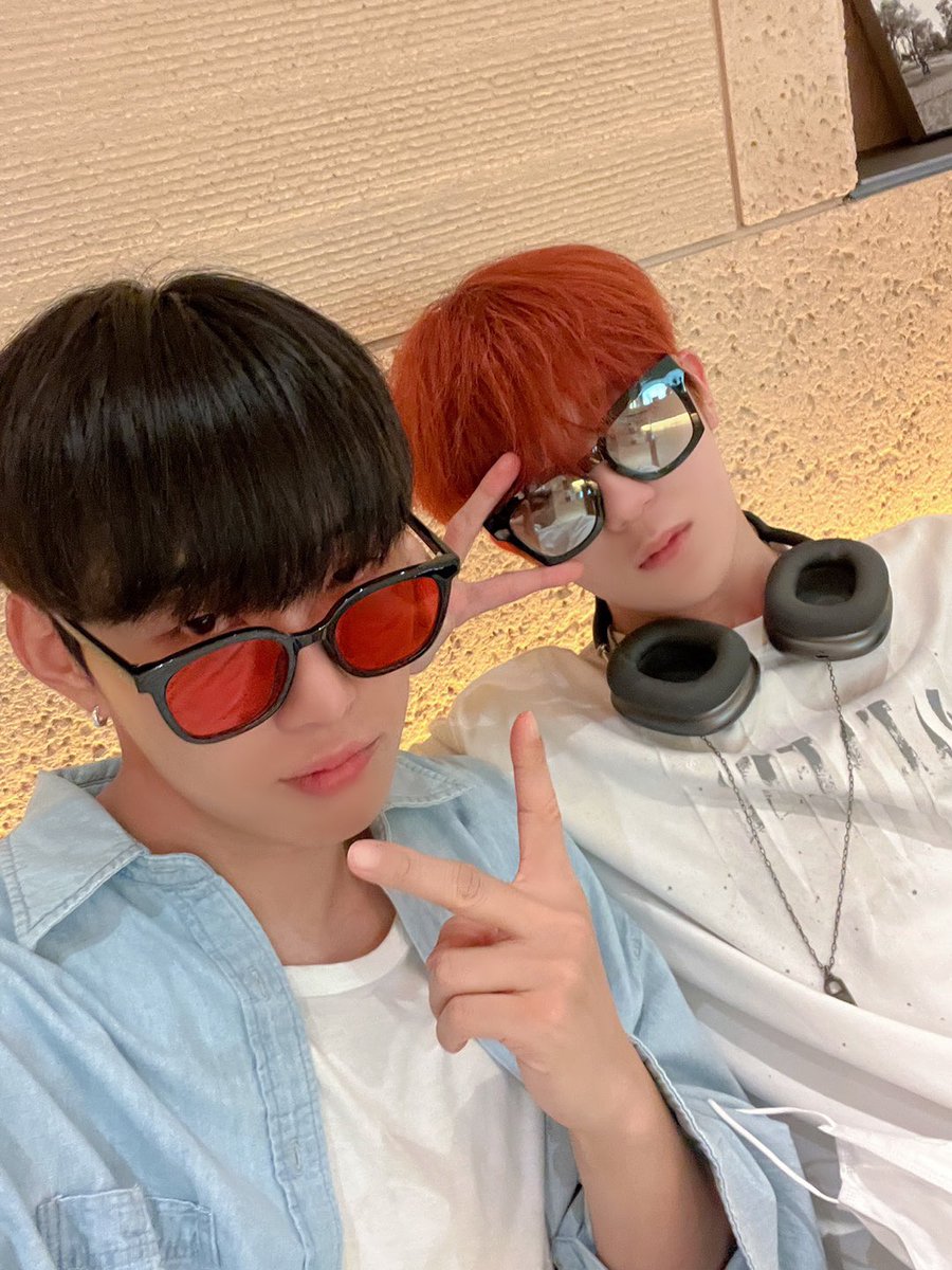acl_land's tweet photo. Finally this september cp selca!! 📸
#Jaehan #Yechan #HanChan
#OMEGA_X #AShouldertoCryOn https://t.co/sR5Cttp4j3