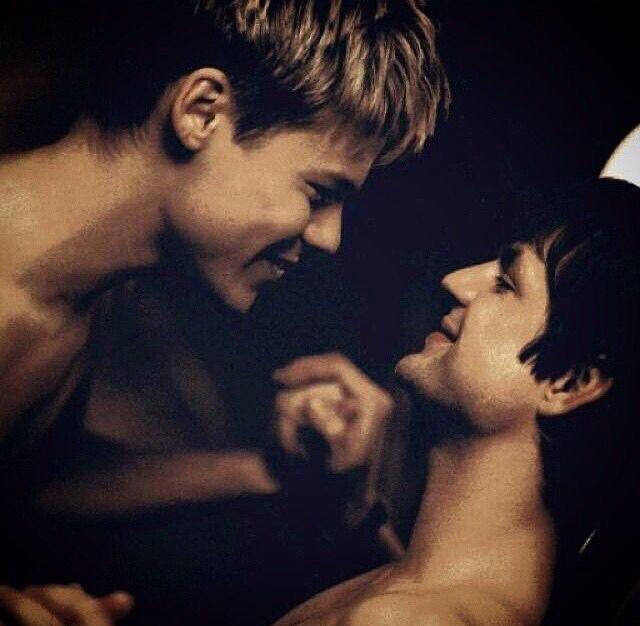 QAFShowtime's tweet photo. Hello September 2022. #QueerAsFolk #BrianKinney #JustinTaylor #GaleHarold #RandyHarrison #OriginalCast #OnDemand @Showtime World knows we could use an epic continuation. 👇😎✌️ https://t.co/mVu1J5h9ag