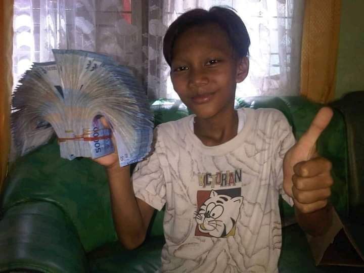firzadwp's tweet photo. Penjual obat tidur saat September: https://t.co/qp3onOzNTc
