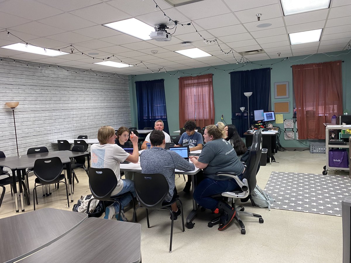 HHSBuffNation's tweet photo. It’s been a great week of learning and support for students at Buff Nation! Tutorials going strong just a few days into school. #AVIDforall #HaltomFamily https://t.co/nmxRsVwXNk