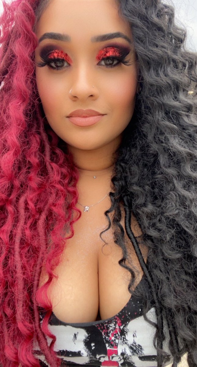 KingLily_'s tweet photo. I think my girl @Jade_Cargill needs this baddie in her #baddiesection again at All Out π€ https://t.co/X5QcosgX0m