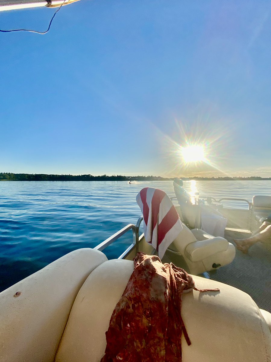 ChristinaKottm2's tweet photo. Lake life is the best life. The water was calling and so I came to enjoy the adventure! #jetski #pontoonboat #lake #OnTheWater #outdooradventures #outdoors #sunset #nature #Nature_Is_Great #nature_perfection #nature_brilliance #naturea #nature_lovers #Explore #living #fun https://t.co/rztSNx59Di