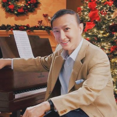 princehangeng84's tweet photo. That time of the year again 🥳🎄#NewProfilePic https://t.co/p3wT9snIMD