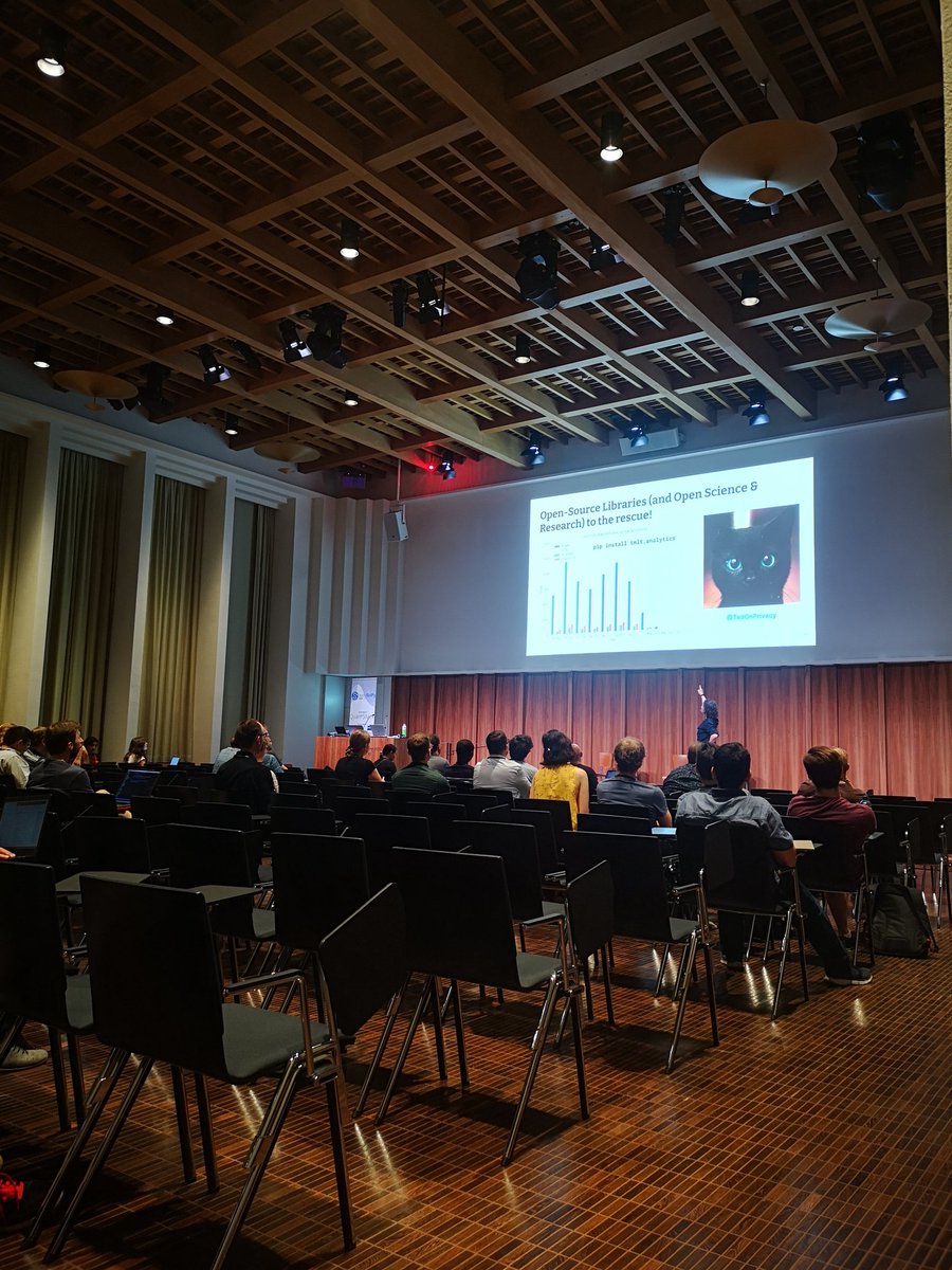 moonthebear_'s tweet image. Feeling lucky to have been given the chance to attend this years @EuroSciPy in Basel! A really great experience so far🤓
#EuroSciPy2022 #EuroSciPy #Python #Basel