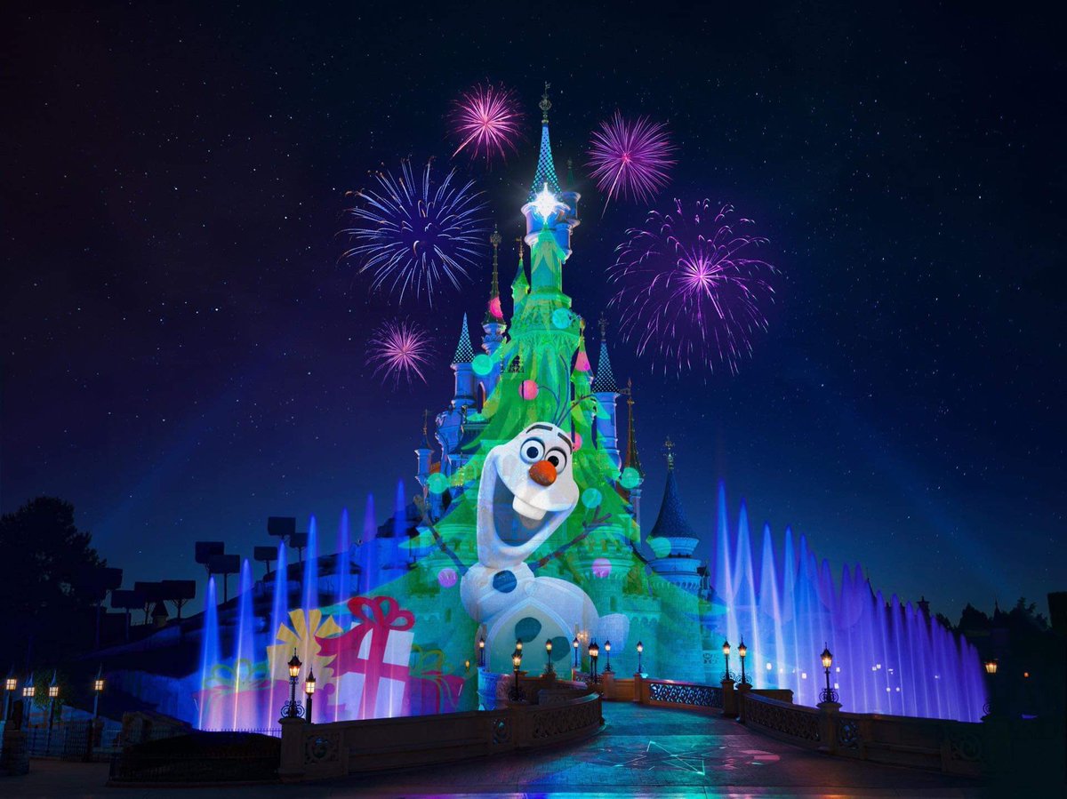 Dlp report on twitter disney enchanted christmas 2022 at disneyland