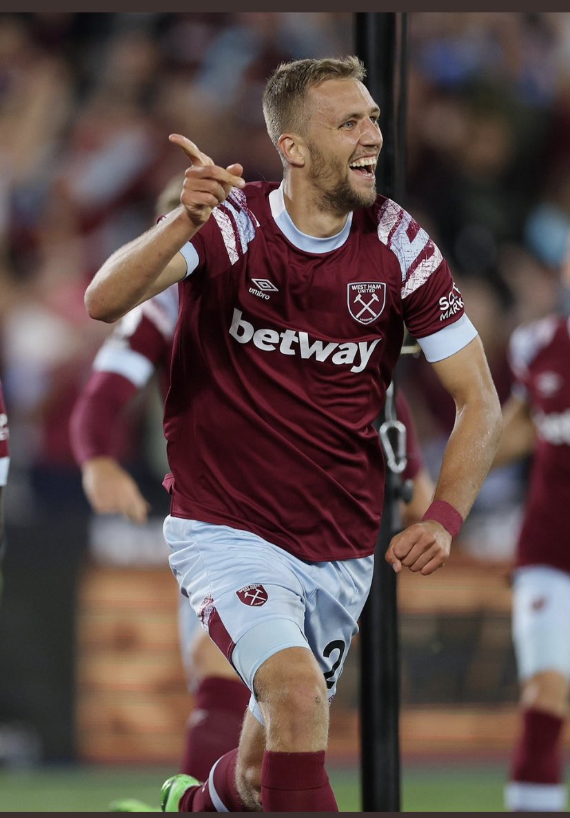 WestHamPlace's tweet image. Tomas Soucek appreciation Tweet

Retweet this if you absolutely love the bloke 🇨🇿 ⚒