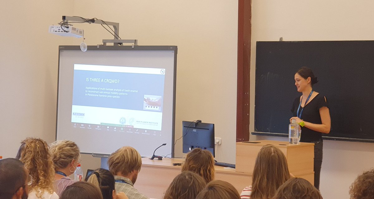 archaeodrea's tweet photo. @licencedtodrill presenting her strontium/oxygen/carbon isotope project! #s378 #EAA2022 https://t.co/kAwCmyIgo7