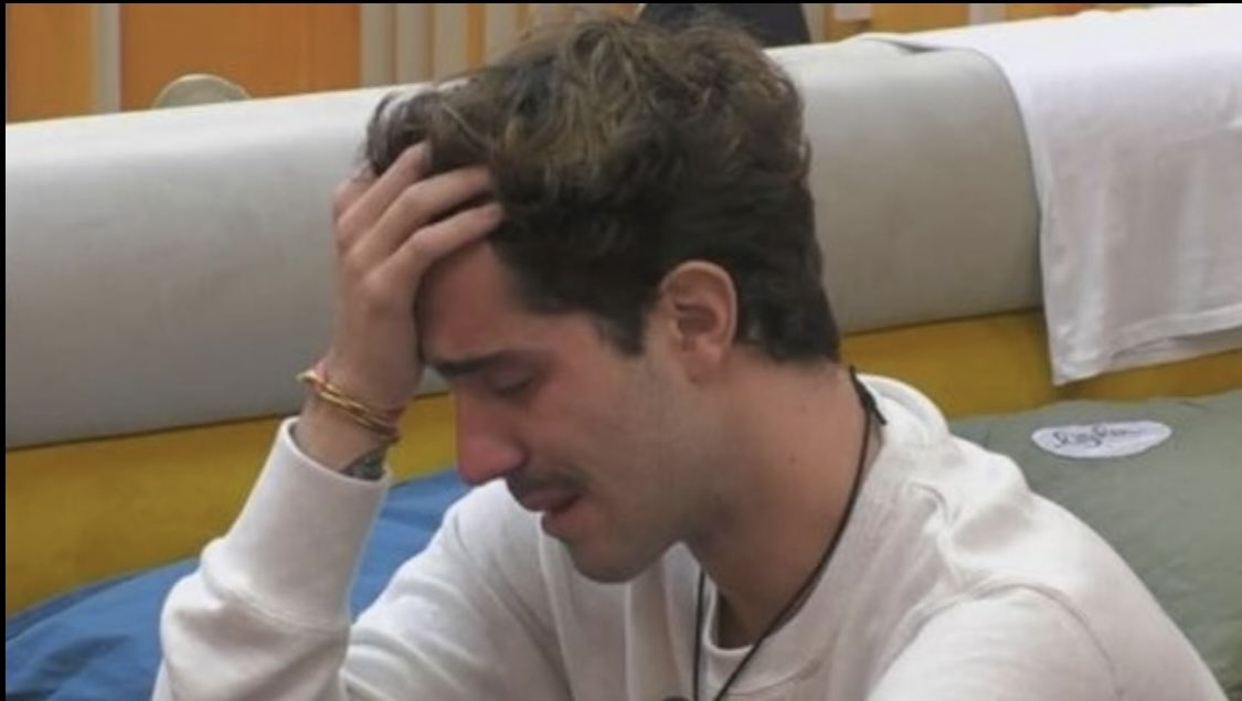 jes_loveislove's tweet image. La scena dove Martino si inventa la cazzata del fare il bagno vestiti solo per far sentire Elia a suo agio 
LORO SONO LA MIA VITA PER VOI DUE MI AMMAZZOOOO 

 #skamitalia
#skamitalia5