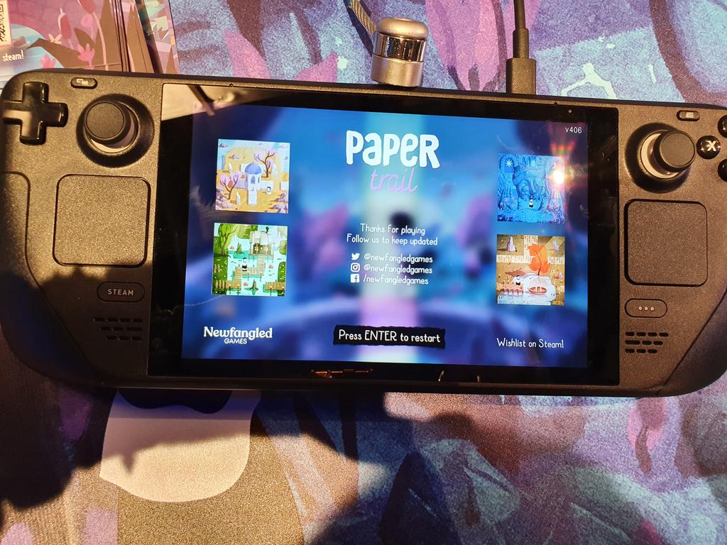 ad_anamaleth's tweet photo. spent most of my time at the indie arena booth

one of the games I kept coming back to is @NewfangledGames's paper trail - the artstyle and music are so gorgeous! 

playing it on pc is definitely easier when it comes to controls, but I did manage to beat the demo on steam deck :] https://t.co/iPgLT78Orn