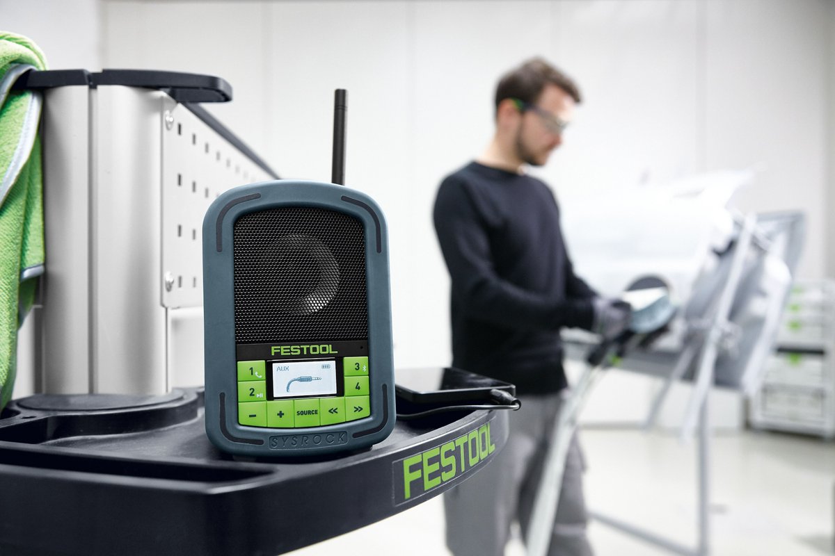 Mit unserem Baustellenradio SYSROCK macht das Arbeiten gleich doppelt so viel Spaß.🎼 Dank Bluetooth® Schnittstelle könnt Ihr neben Euren bevorzugten Radiosendern auch die Lieblingstitel von Eurem Smartphone hören.💚 Mehr Infos unter: festool.de/@200183