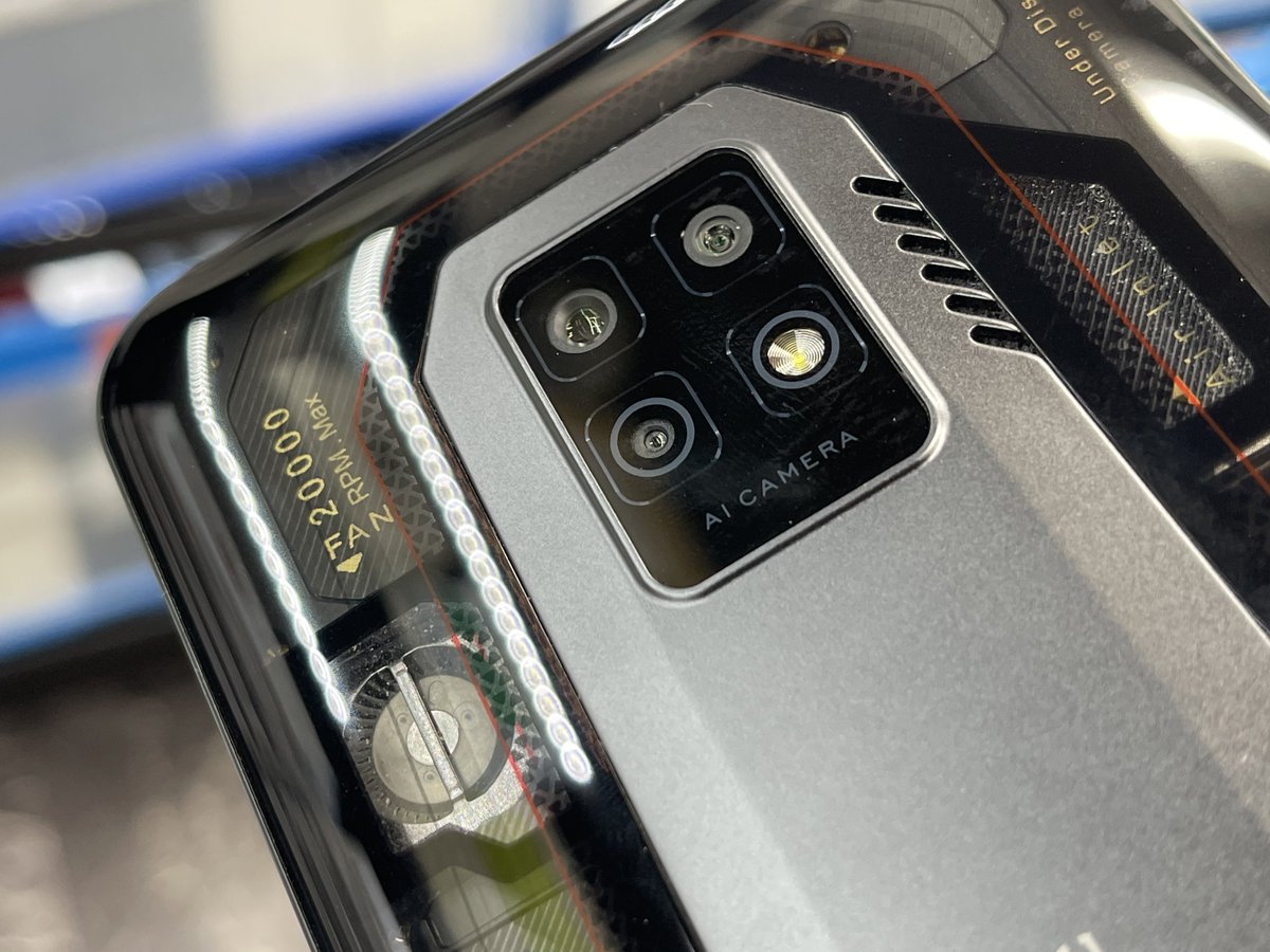 iosys_chuou's tweet photo. \\1点もの在庫//
【Red Magic7 Pro】
海外版 SIMフリー
中古Aランク 税込129,800円
スナドラ8Gen1
メモリ16GB
ストレージ512GB
6.8㌅FHD+
5000mAh
トリプルレンズカメラ
ICE9.0冷却システム
これで原神しましょ💖
#akiba #イオシス #中央通店 #RedMagic7Pro https://t.co/yNi87D9ORr