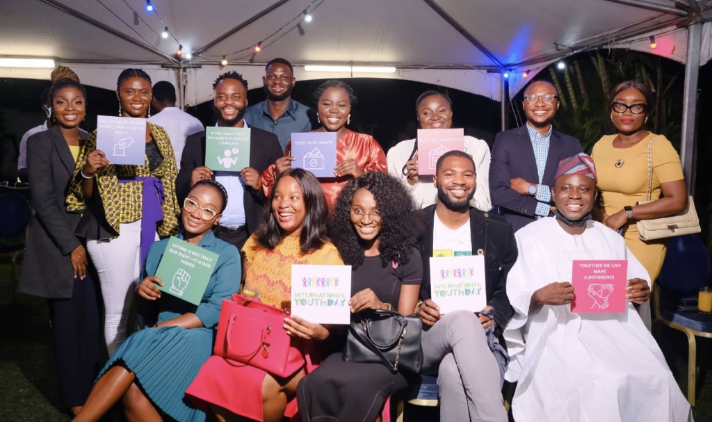 UKinNigeria's tweet photo. To commemorate the #internationalyouthday2022, @benllewellynjo1 hosted young people across different sectors to a reception yesterday.

Discussions centred on youth participation in #politics, #leadership &amp; #governance.

Together, we can make a difference!

#GetInvolvedToday https://t.co/Yk6KErheBD