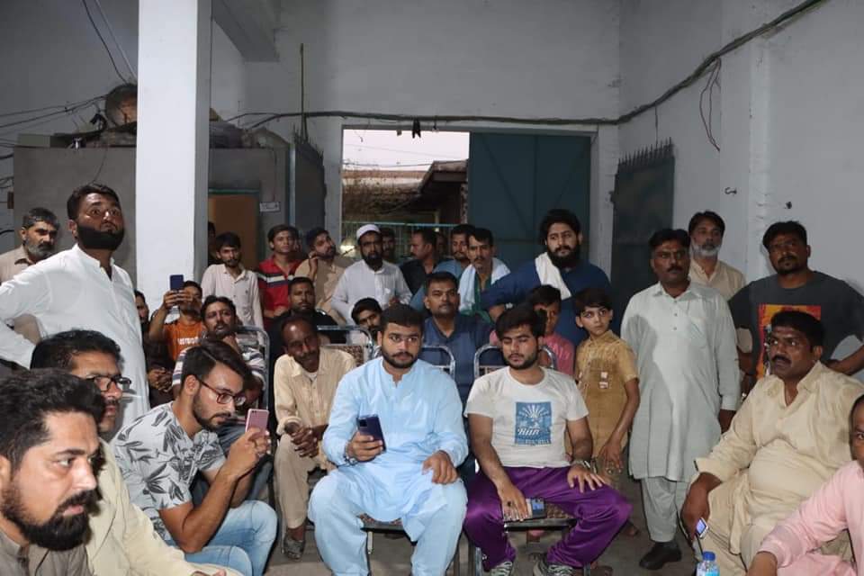 PTIWPOFFICIAL's tweet photo. #UC97
سیکرٹری اطلاعات تحریک انصاف فرخ حبیب کا یونین کونسل نمبر 97 کوریاں روڈ پر حلقہ کے لوگوں سے ملاقات.

تمام دوستوں کا فیصل آباد کے حلقہ NA-108 کے ضمنی انتخاب میں پاکستان تحریک انصاف کے چئیرمین عمران خان کی حمایت کا اعلان
#امپورٹڈ_حکومت_نامنظور 
#ByElectionNA108 #NA108 https://t.co/jn8OX1j1sr