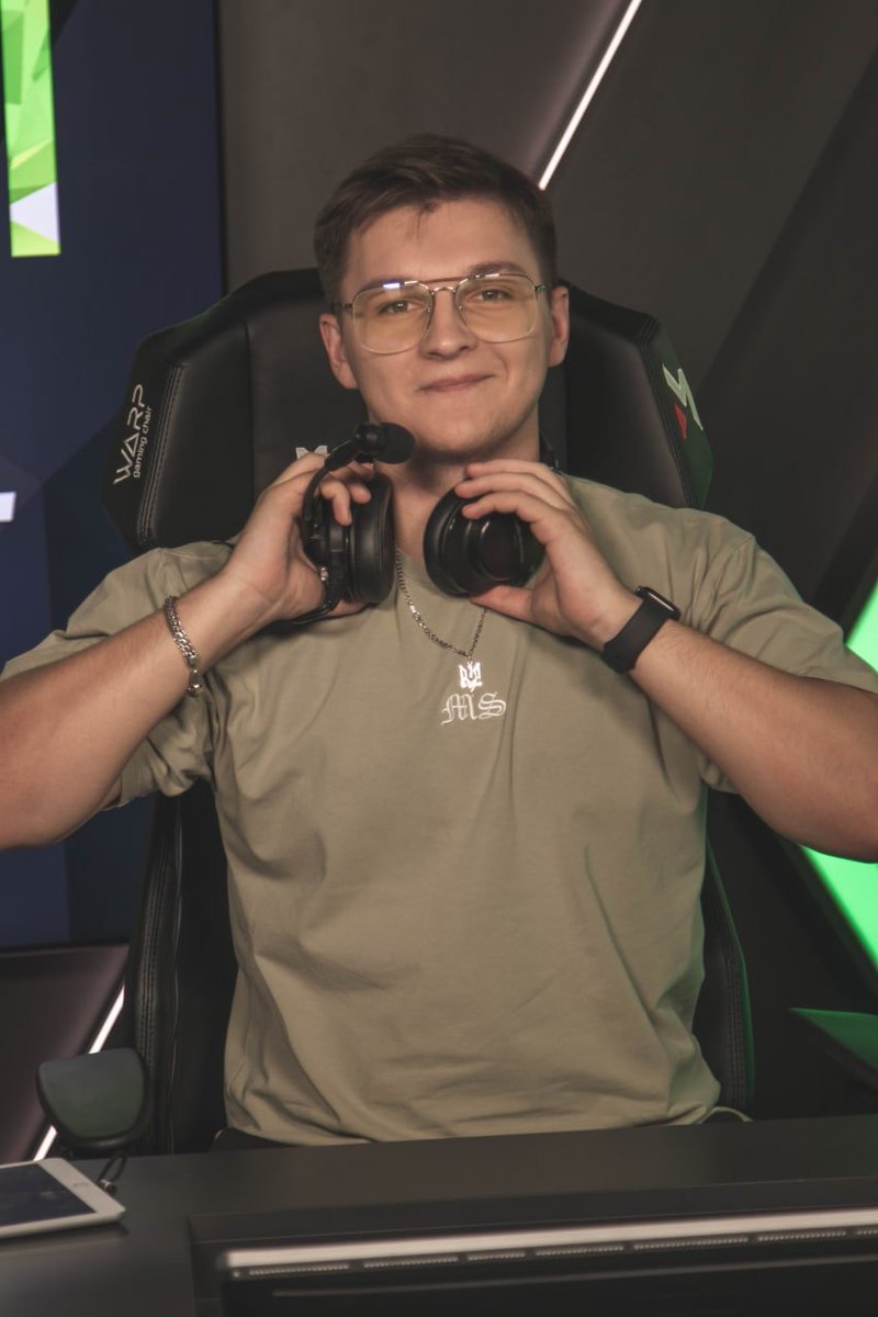 maincast_ua's tweet image. - Хто ви поза кадром? 
- Красунчики. Коментатори. Аналітики.

😎 Трохи стильного бекстейджу першого дня EPL зі студії!

#CSGO #ESLProLeague #Backstage