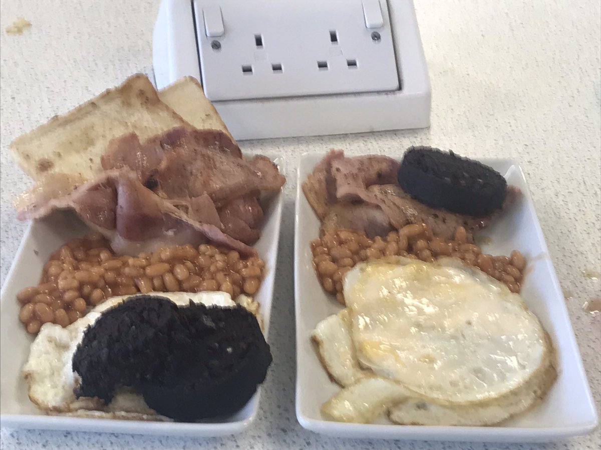ForAcadHE's tweet image. Cooking for student Scottish Breakfast with Tea and toast 🍳