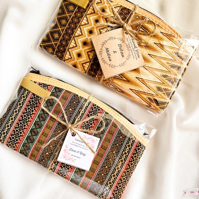 jmlobely's tweet photo. Yuk yang mau nikah tapi masih bingung mau cari souvenir apa? Sini lihat-lihat dulu, murah dan berguna 🥂

A thread

#shopeehaul #racunshopee #racuntokped https://t.co/jOfobrmwAo