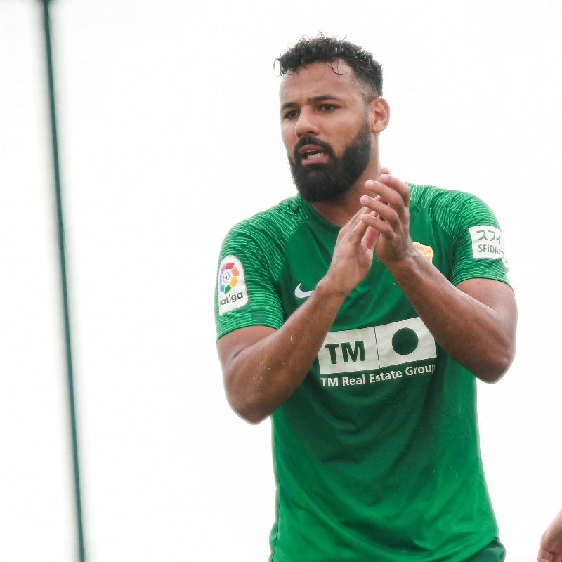 elchecf's tweet photo. 📯 𝗢𝗳𝗶𝗰𝗶𝗮𝗹 | Mourad

🤝 @oficial_mourad renueva con el #ElcheCF por tres temporadas y se marcha cedido al @Burgos_CF 

#MuchoElche 💚