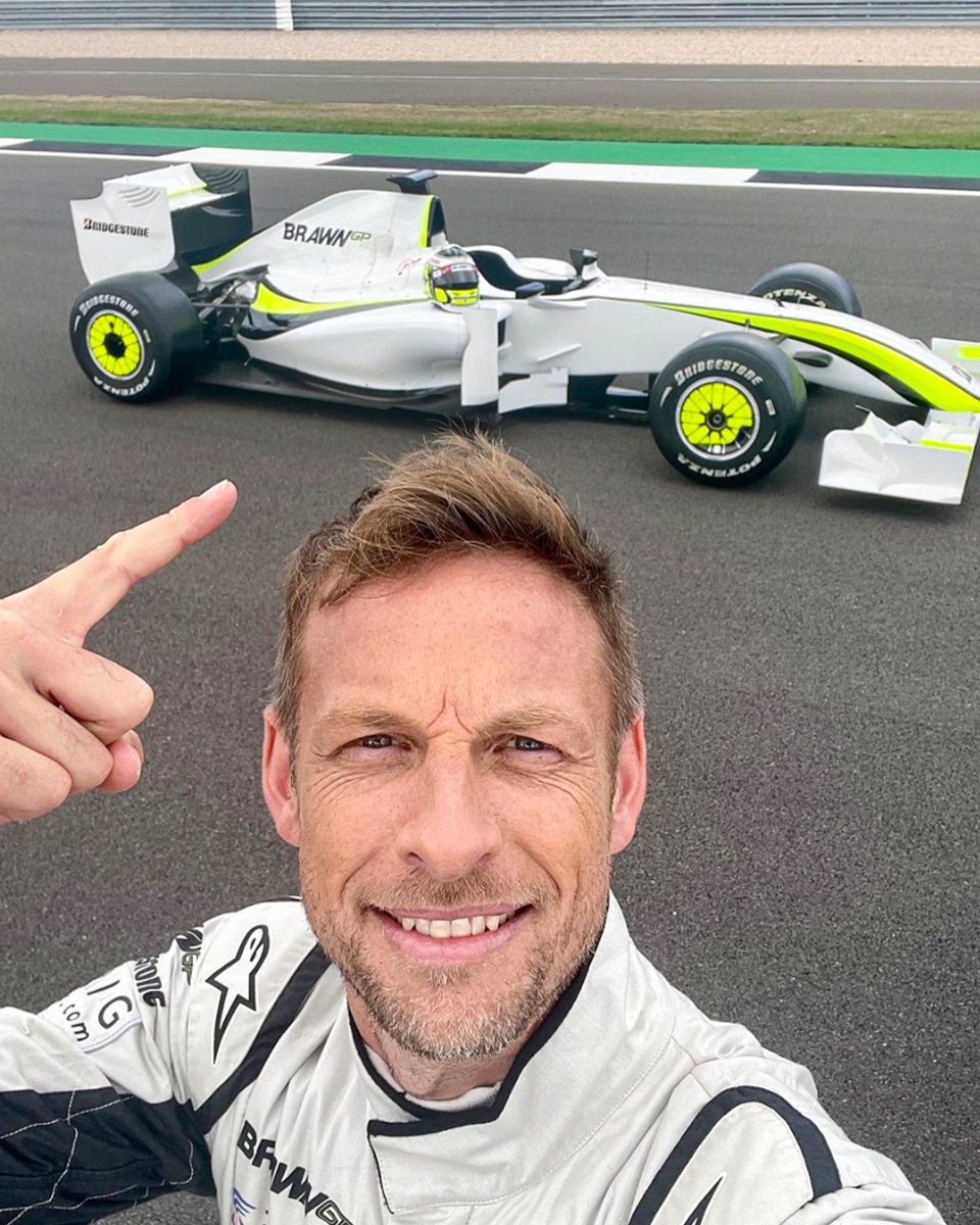 Jenson Button reunited with his Brawn... 🤍💛 📸 @JensonButton #F1 #Autosport
