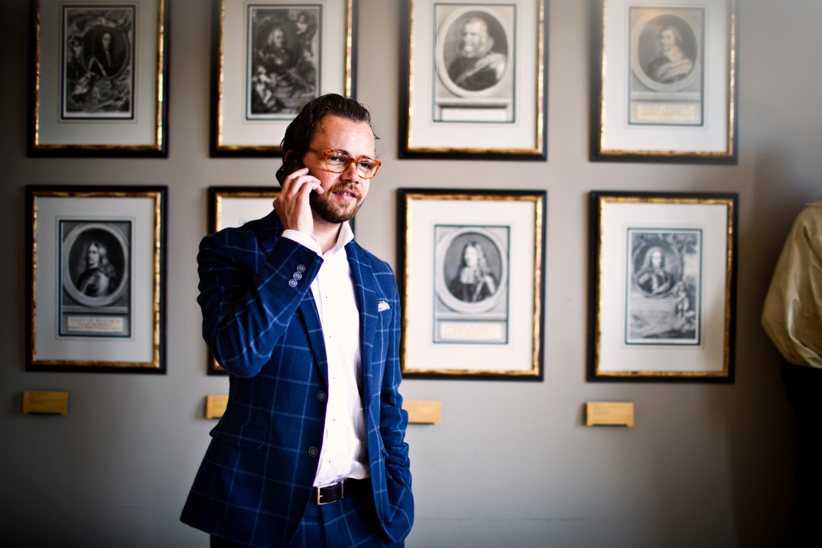 De 1e van de maand en dus belt <a href="/vdsteenmarcel/">Marcel van der Steen</a> met politicus <a href="/Daandekort92/">Daan de Kort</a>. 

Deze keer over zijn werkbezoek aan <a href="/ASMLcompany/">ASML</a>, het koopkrachtpakket en prinsjesdag.

Rond de klok van 19.20 uur tijdens '040 in de avond'.

#040 #eindhoven #politiek