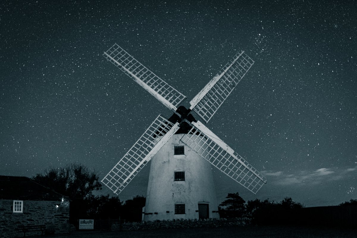 Llynon, Llanddeusant, Anglesey. <a href="/DerekTheWeather/">Derek Brockway - weatherman</a>   <a href="/ThePhotoHour/">#ThePhotoHour</a> <a href="/capturewalesuk/">Capture Wales</a> <a href="/WalesGuides/">WalesBestGuides</a> <a href="/NWalesSocial/">#NorthWalesSocial ⬆️🏴󠁧󠁢󠁷󠁬󠁳󠁿🤝</a> <a href="/S4Ctywydd/">S4C Tywydd</a> <a href="/AboutAnglesey/">All About Anglesey</a> <a href="/Discov_anglesey/">Discover Anglesey</a> <a href="/AngleseyScMedia/">Anglesey socialmedia</a> <a href="/NWTBiz/">North Wales Tourism</a> <a href="/OnlyNorthWales/">Only North Wales 🏴󠁧󠁢󠁷󠁬󠁳󠁿</a> <a href="/GoNorthWales/">Go North Wales 🏴󠁧󠁢󠁷󠁬󠁳󠁿</a>