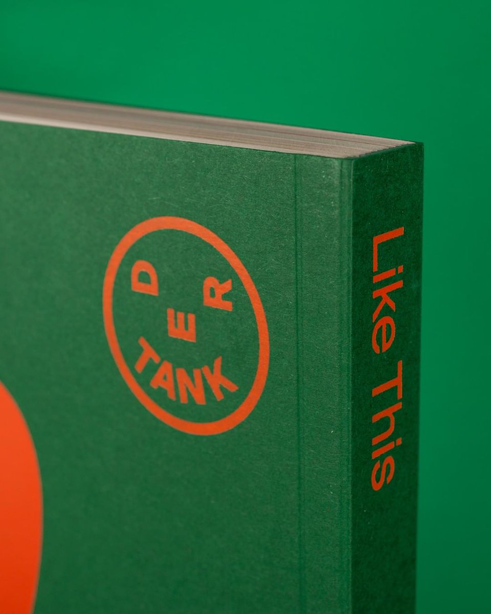 RealtPaperLtd's tweet image. YES!! 😍@colorplanpapers Forest 270gsm cover with an orange hot foil stamp, for the 'Like This: Natural Intelligence As Seen by Art' book designed by Ana Domínguez and printed by Nexe Impressions.

#Colorplan #ColorplanColours