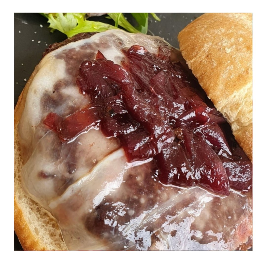 BadianaTapas's tweet photo. ¿Cómo vais de hambre?
Nuestra 🍔 de vaca de Bandeira “Luismi Premium” con velo Ibérico y mahonesa de trufa blanca está diciendo cómeme 😋
#badianatapas #prazadaleña #pontevedra #burguer #gastroponte #pontelovers #gastro #pontevedramola #pontevedralife #estilobadiana #hamburguesa https://t.co/tB5qplrnIZ