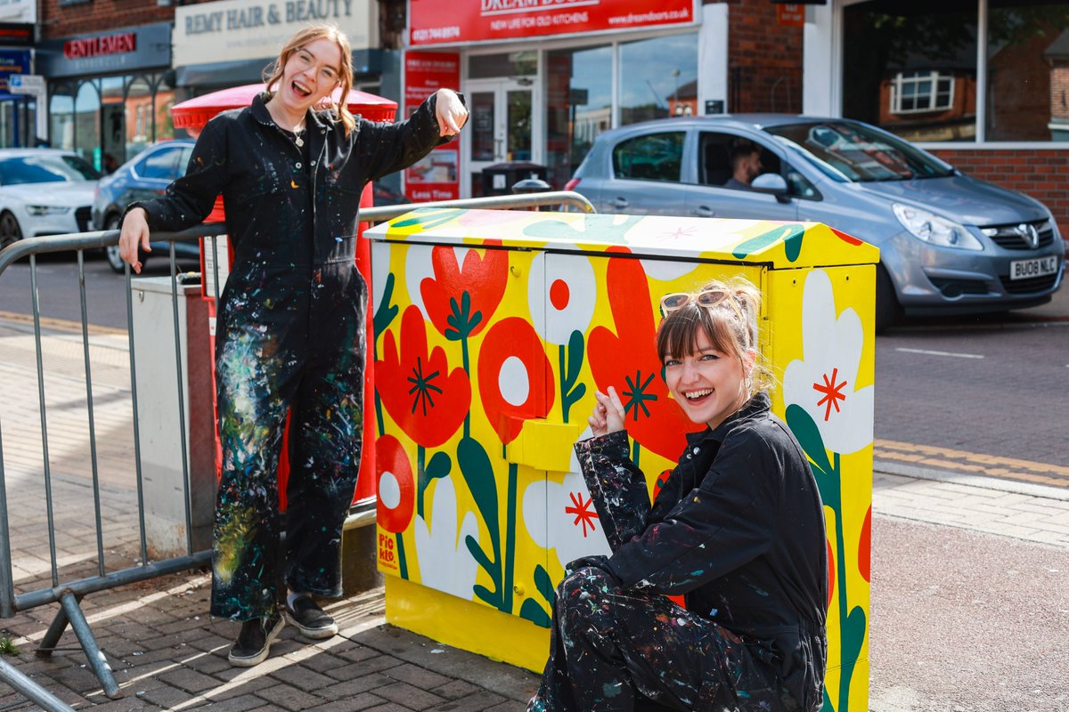 pickleillo's tweet photo. Box 4 finished! 🐞 Inspired by the poppy roundabout in Shirley. We got the full on-street painting experience being positioned next to a dual carriageway and bus stop, but it only made for more interesting comments from the public. Find out more here... https://t.co/cvrhPTkdZL https://t.co/56mwxpqNuD