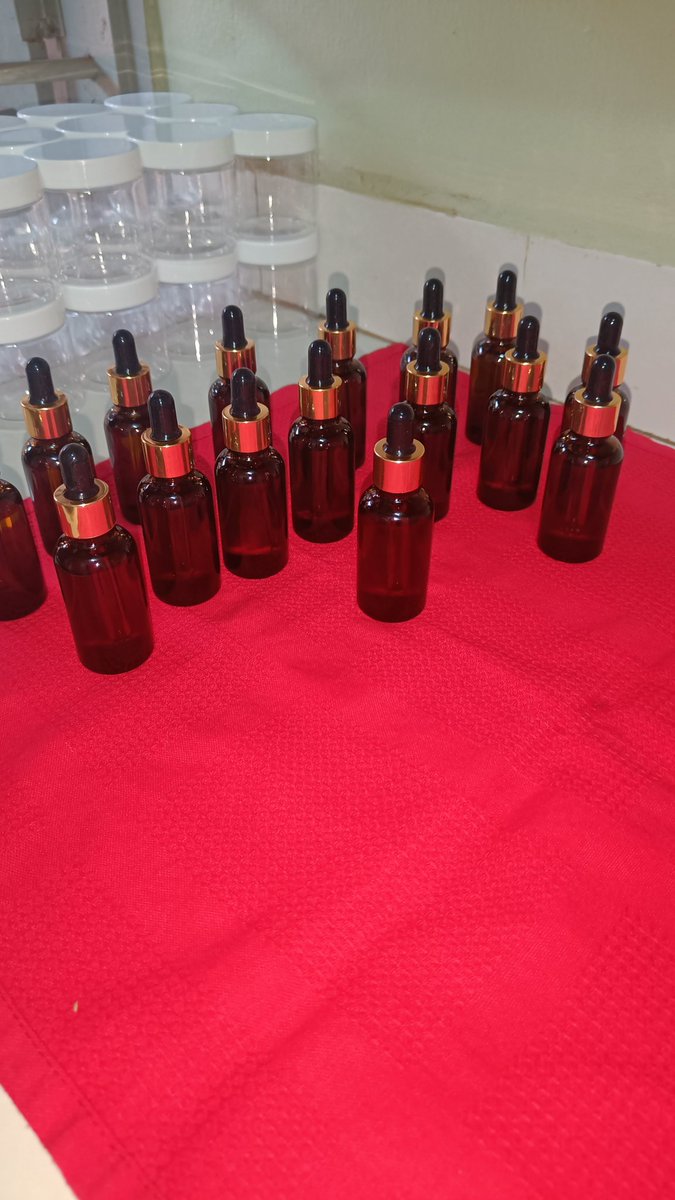 metimebysheenz's tweet photo. August recap: 
- Sampled a new product for the gents
- upped production because you are all keeping me so busy, and I love it! 1/3 https://t.co/tgyPD1IXaZ