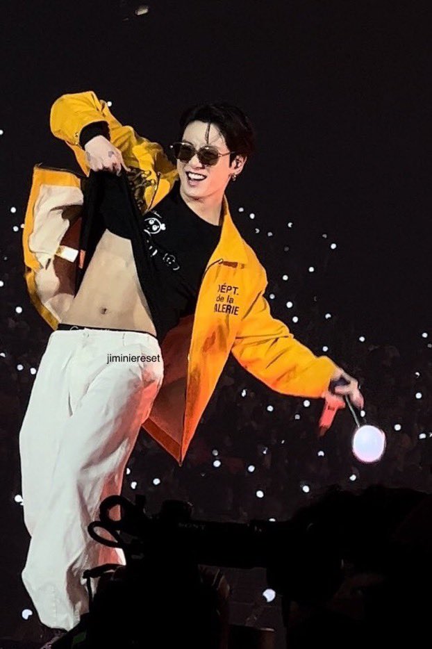 wvsvsj26272's tweet photo. happy birthday to the jungkook we can’t get enough of https://t.co/RHLnSrOXQC