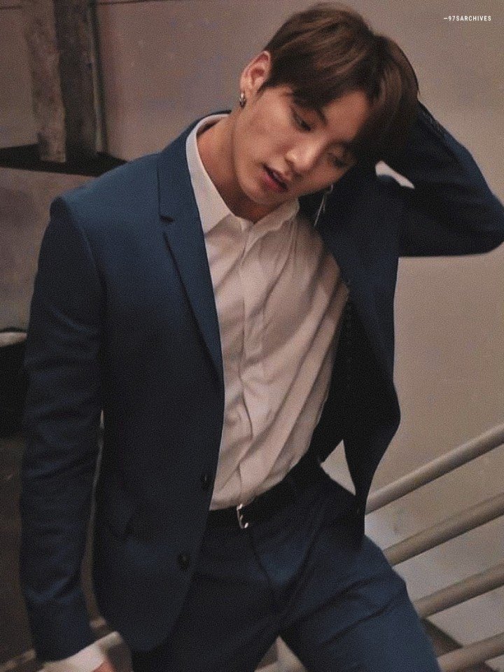 wvsvsj26272's tweet photo. happy birthday jungkook, your duality always kills us https://t.co/nMJ19D5UC7