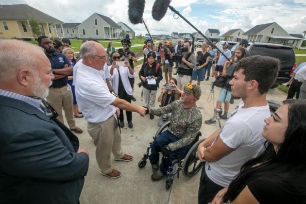 Daniel__Levine's tweet photo. US opens its first resettlement town for victims of climate change https://t.co/YtpjqtaQm8 https://t.co/CP9JiHaiXA