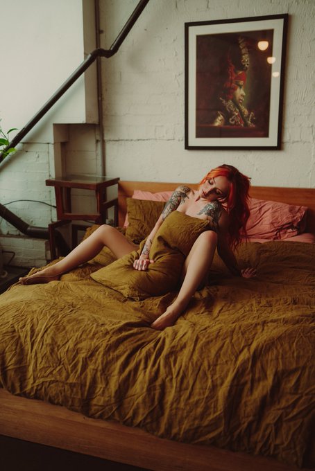 In between the sheets 📷 Kaine Crowhurt https://t.co/xytxqrgVhW