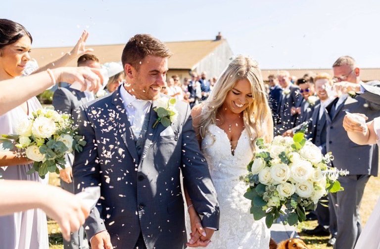 StemsOf's tweet photo. Another one of our gorgeous weddings, Lu Wheeler & Josh who got married at the stunning venue at Quantock Lakes 💐💕
📞07521 911 432
#stemsoftaunton
#tauntonpremierflorist
#goodfloristguide
#rookerybridal
#bensimmonsphotography
#quantocklakes https://t.co/OaVX2YmYSx
