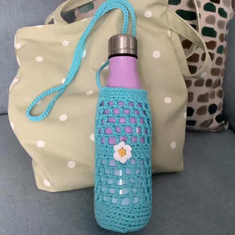 MaxinePring's tweet image. Love this idea Crochet Cover/Carrier for a Drink Bottle thebritishcrafthouse.co.uk/product/croche… from @rainbowsnmore63 #tbch #tbchboosters #bottlecover