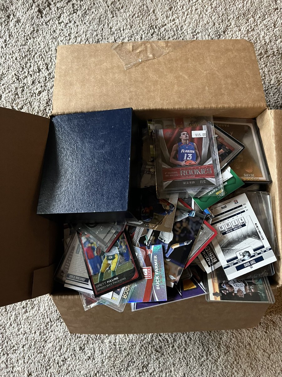 ColbyWilk12's tweet photo. @RyansCardssLLC Full lot. Tons of rookie cards, autographed and jersey cards. $150 shipped for the box. Comes with a bunch of cases as well. https://t.co/yaG9qaUJ5j