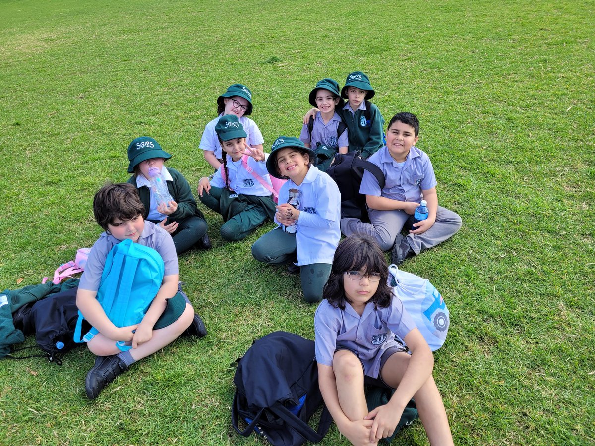 mazuohk's tweet photo. Time for lunch and play after the great performance! #21F2022 @Sherwood_Grange https://t.co/X04K8PaPIo