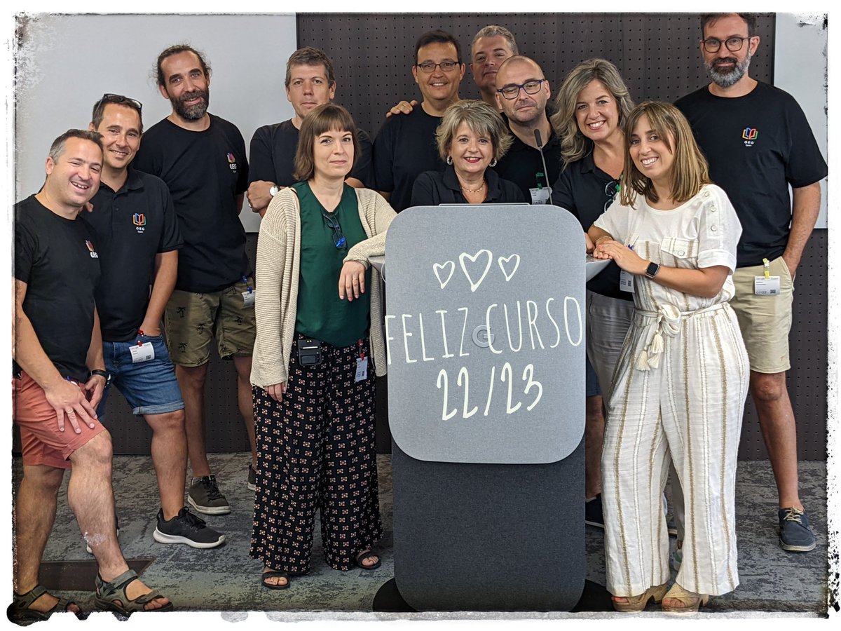 El equipo de coordinación desea ¡¡ Feliz curso 22/23!!  lleno de retos y oportunidades de compartir aprendizajes. #VueltaAlCole2223 
<a href="/miguelujeda/">Miguel Ujeda Gálvez</a> <a href="/ceterio/">Javier Simón</a> @RaulMindthegap <a href="/jfeliua/">Jaume Feliu</a> <a href="/marianiabe/">María Nicolás 🏛🖐👩‍💻🐱💡📚</a> @mariabarcelo @MarcosSanzL <a href="/alberto_gilsanz/">Alberto Gilsanz</a> <a href="/pfelipm/">Pablo Felip</a> <a href="/AnaBMoline/">Ana Moliné</a> <a href="/maitesl86/">Maite Santos</a> <a href="/fisqui/">Pedro Márquez</a>
