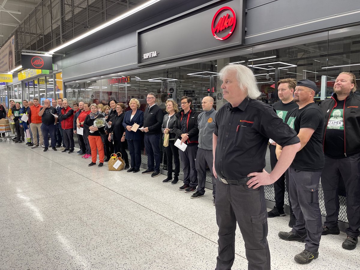 Pirkan päivänä Tapsan virallinen  ensimmäinen eläkepäivä. Lähes 50-vuotta töissä Kupittaalla. Poikkeuksellinen tilanne. Mahtava työkaveri.