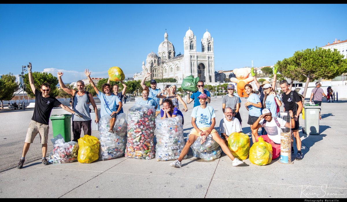 dark_massilia's tweet photo. Une belle énergie,  une belle dépollution le week-end dernier avec @1PieceOfRubbish ♻️💪 #Marseille #1dechetparjour @1gestepourlamer @MerVeilleAsso @FondationMer https://t.co/BYy3oWo1Ou