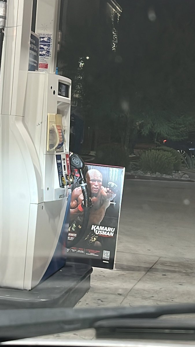 oedrocapo1's tweet photo. Adds that didn’t age well. 😂 #ufc #KamaruUsman https://t.co/QE3k69l0AW