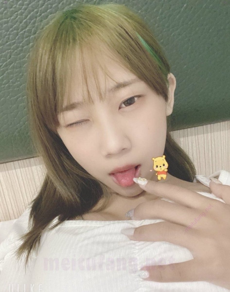 v77087403's tweet photo. 🔞 性感柔佛州小姐姐

内附
视频 ( 13 部 )
照片 ( 29 张 )

自慰 / 口交 / 后入 / 自摸

#马来西亚裸照 #小姐姐裸照 https://t.co/DiPLCq4GgW