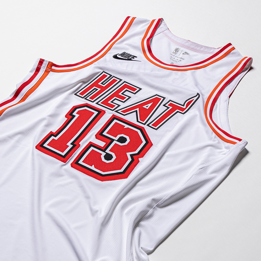 NBAFRANCE's tweet photo. Classic fit. @MiamiHEAT 🔥 https://t.co/AVV9ZVZW7S