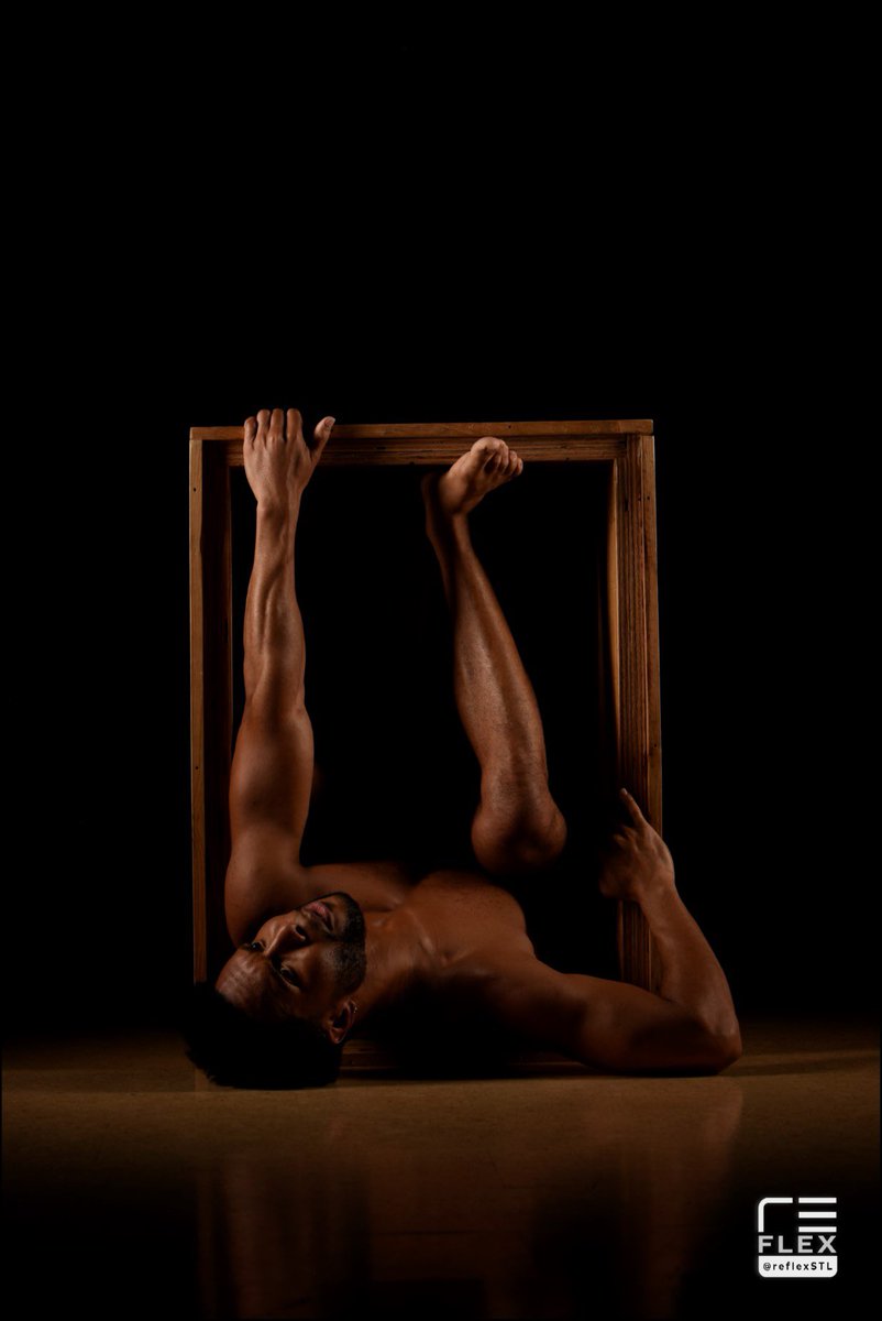 jstnhll's tweet photo. Breaking the “Fourth Wall”

📸 | @reflexstl

#photography #bodyscape #stlouis #malemodel #blackmen #blackmodel #model #shutterfest #Sculptor https://t.co/BcK1xnn0PO