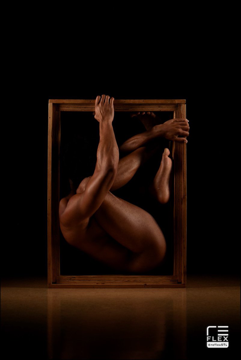 jstnhll's tweet photo. Breaking the “Fourth Wall”

📸 | @reflexstl

#photography #bodyscape #stlouis #malemodel #blackmen #blackmodel #model #shutterfest #Sculptor https://t.co/BcK1xnn0PO